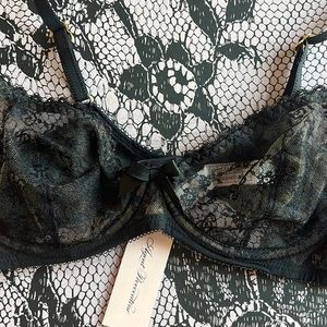 Agent Provocateur NWT Malorey bra 32d black sold out